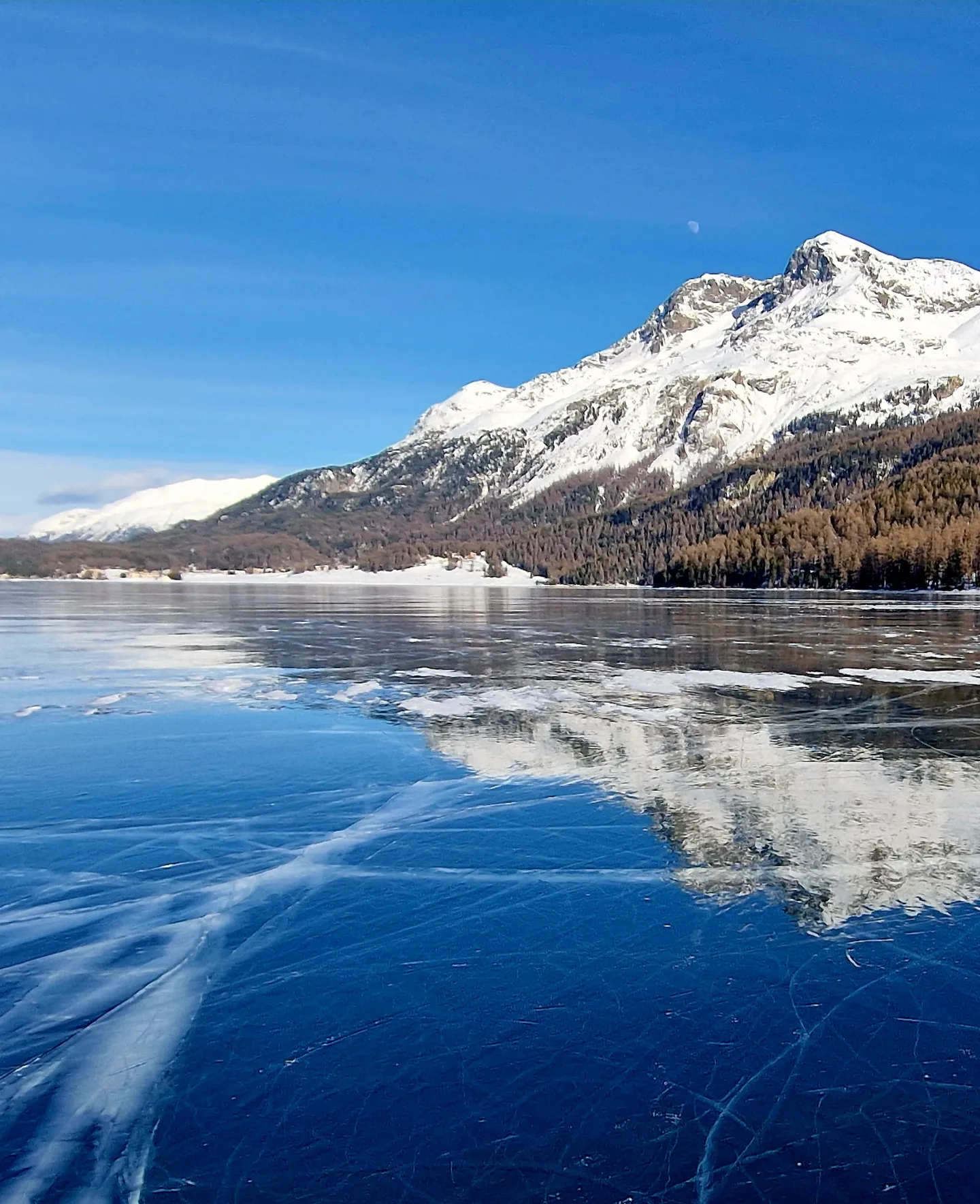 Schwarzeis auf dem Silvaplanersee.