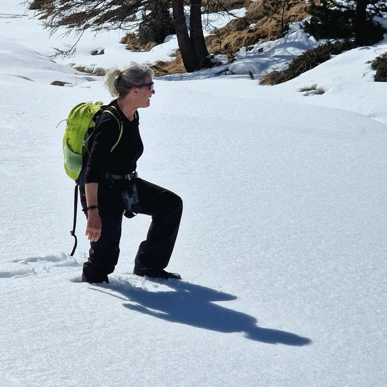 Christina im Tiefschnee